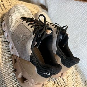 Women’s On Cloud shoes